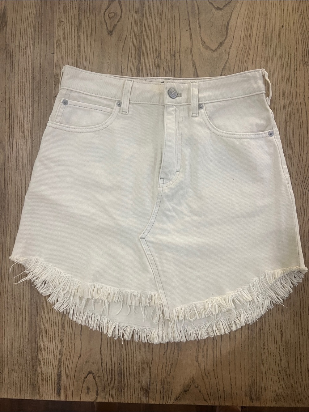 We The Free Cream Frayed-Hem Denim Mini Skirt size small 24 or 0